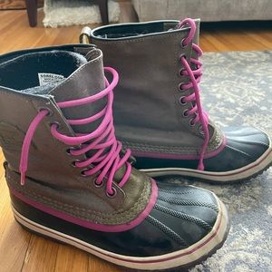 Ladies Sorel Jee Boots Size 8